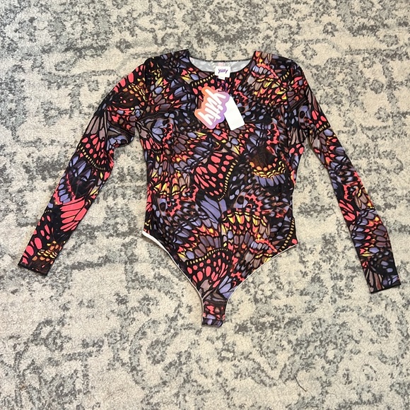 Yitty Bodysuit in hard to find Butterfly Print Size Large - Picture 2 of 5